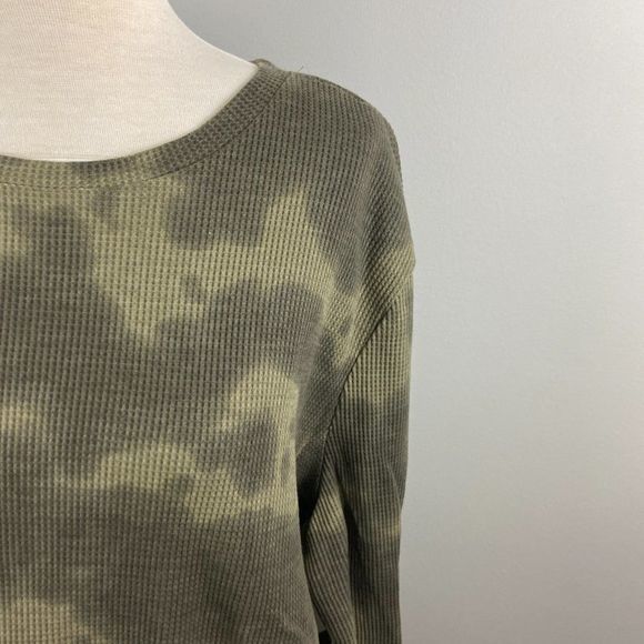 NWT RDI Green Camo Waffle Crew Neck Long Sleeve Cropped Shirt (XL) - Picture 3 of 8